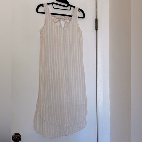 Anthropologie Cloth & Stone Bow Tied
Chambray Tunic Dress striped - Picture 5 of 11